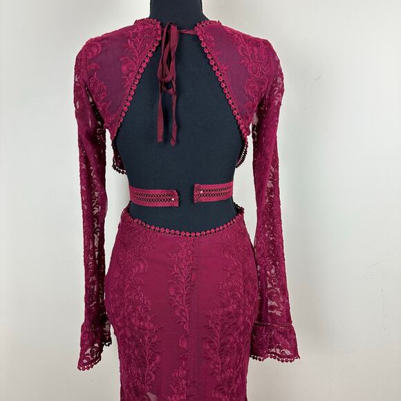 Whimsigoth Lace Open Back Flare Sleeve Gown Prom Gala Sultry Slinky Maxi Dress - Picture 8 of 11